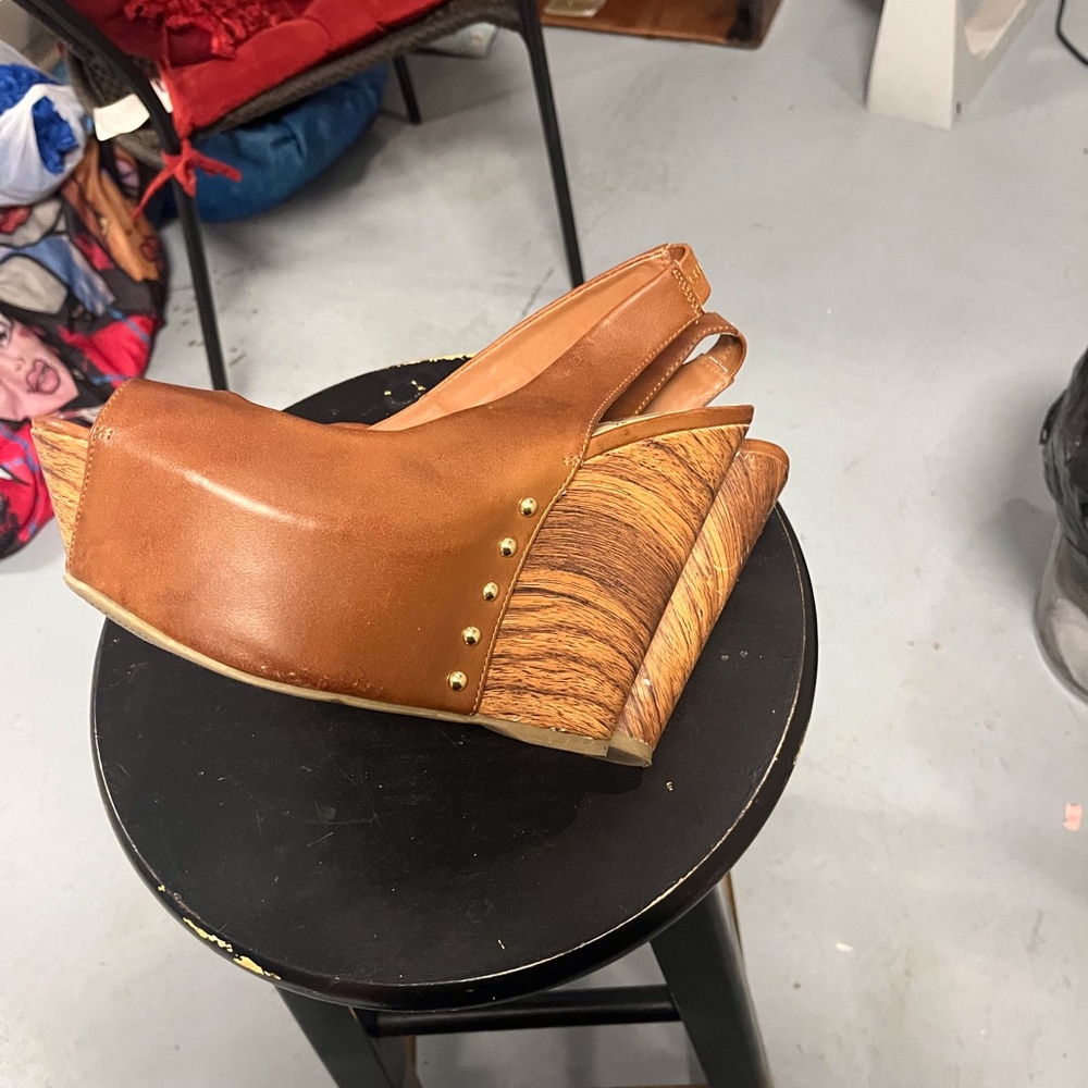 Tan wedge style sandal